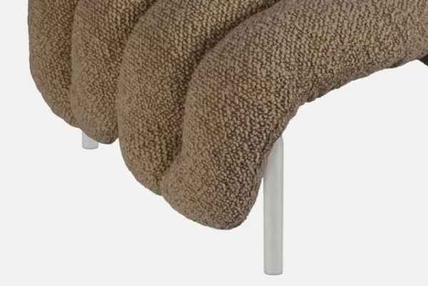 Fredericia Sitzgelegenheiten-Hem Puffy Polsterhocker, Bouclé Sawdust – Edelstahl