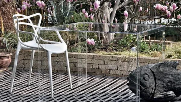 Vitra Sitzgelegenheiten-Kartell Masters Stuhl, weiß
