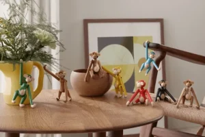 Kay Bojesen Denmark Dekorationsgegenstände^Holzaffe, mini, Vintage-Gelb