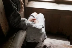 Lapuan Kankurit Badezimmertextilien^Bademantel Terva mit Kapuze, weiß – grau