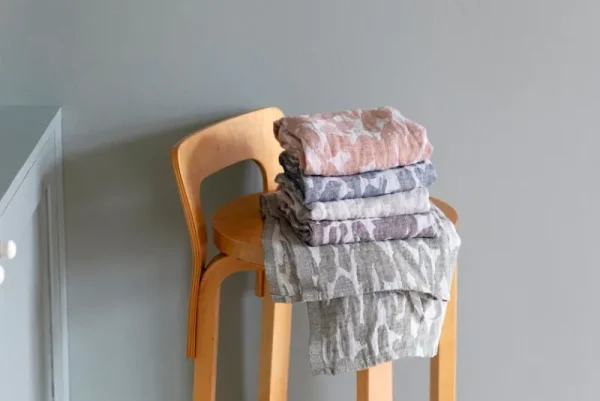 Lapuan Kankurit Badezimmertextilien^Jäkälä Sauna-Sitzunterlage, 46 x 150 cm, Weiß - Leinen