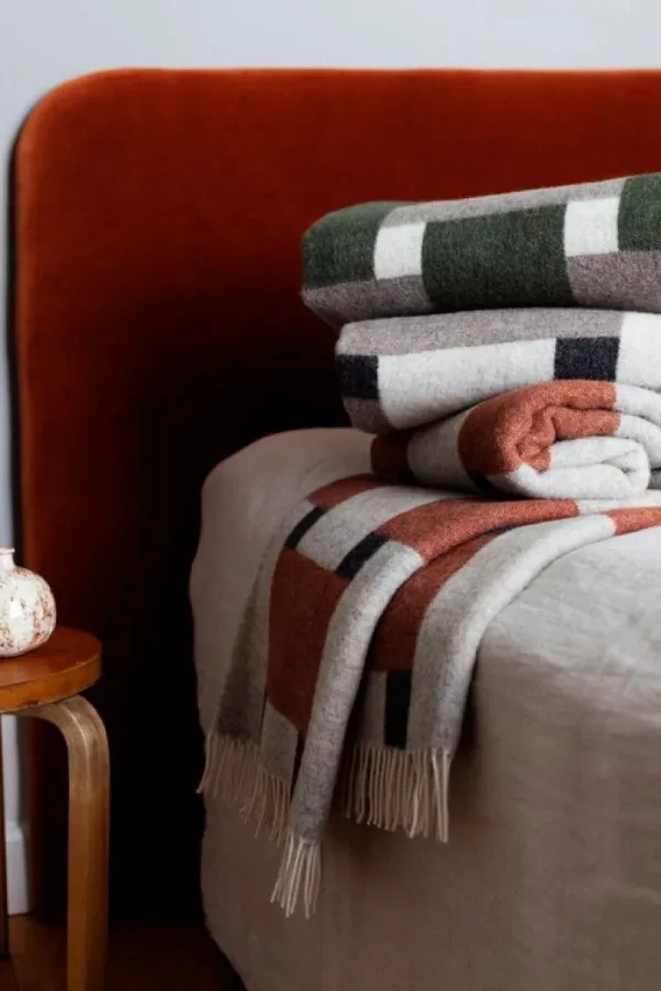 Lapuan Kankurit Decken Und Überwürfe^Punos Decke, Beige - Olivgrün - Weiß