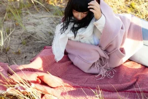 Lapuan Kankurit Decken Und Überwürfe^Uni Stola mit Taschen, Blassrosa