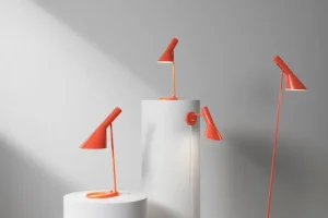 Louis Poulsen Bürobeleuchtung | Schreibtischlampen^AJ Mini Tischleuchte, leuchtendes Orange