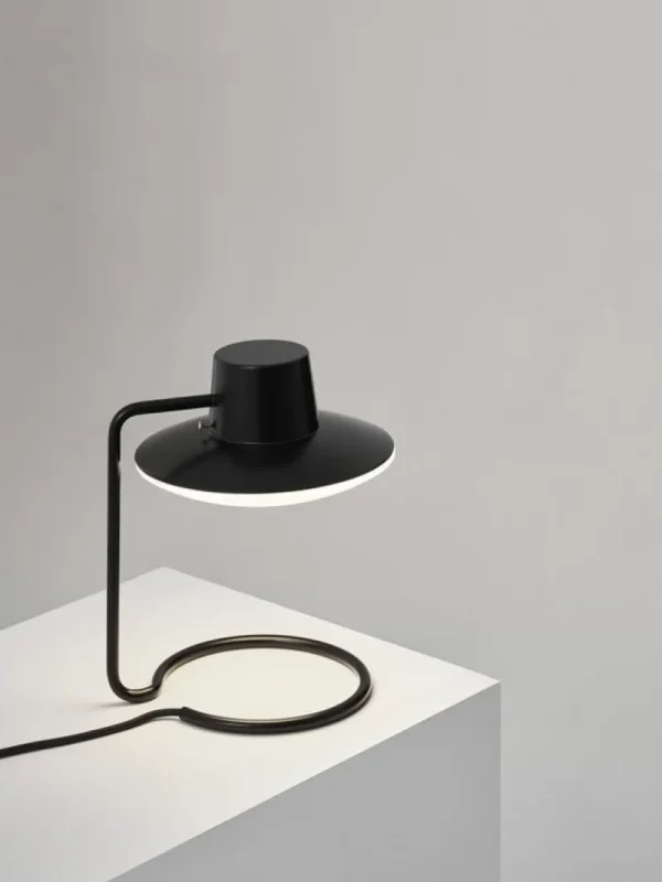 Louis Poulsen Bürobeleuchtung | Schreibtischlampen^AJ Oxford Tischleuchte, 280 mm, Schwarz - Opalglas