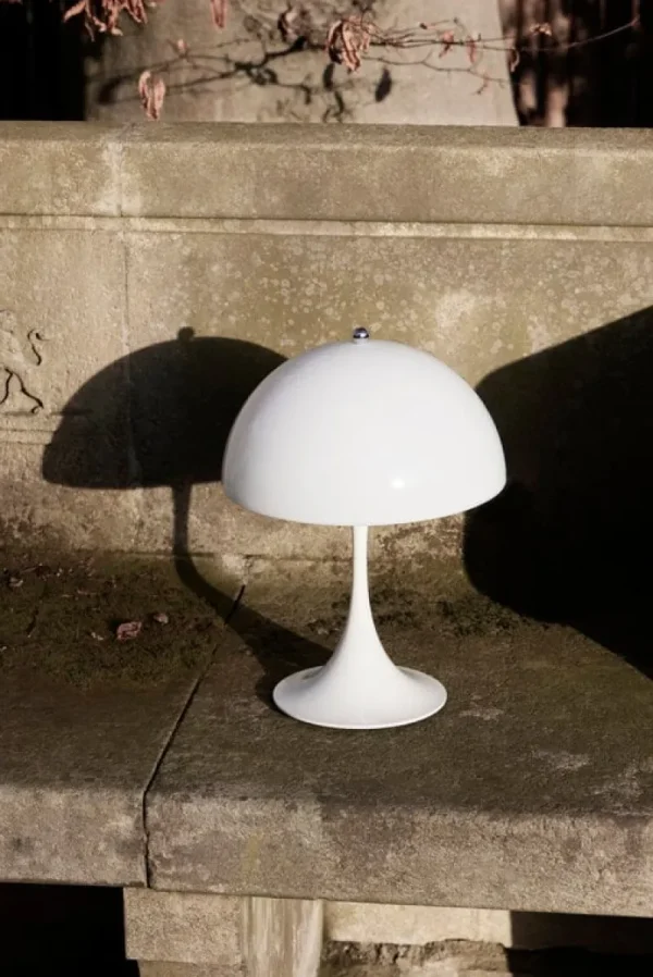 Louis Poulsen Außenbeleuchtung | Tischlampen^Panthella 250 Portable Tischleuchte, Acryl, Opalweiß