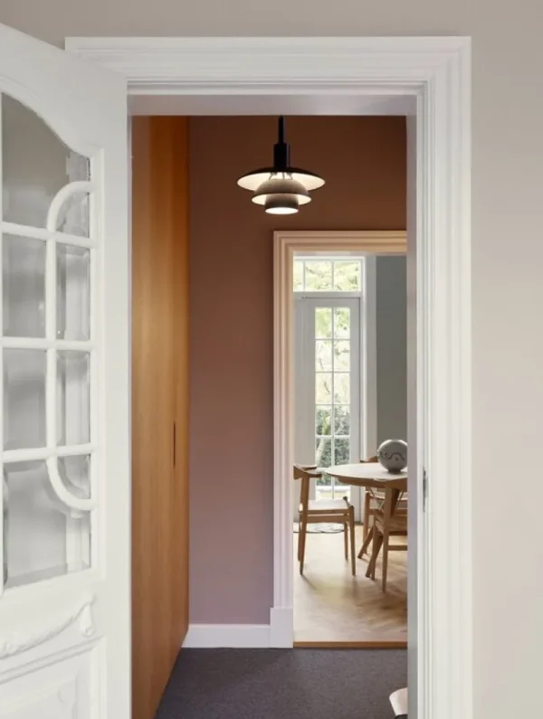 GUBI Deckenleuchten-Louis Poulsen PH 3/3 Pendelleuchte, schwarzes Metall/Opalglas