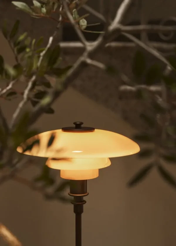 Muuto Tischlampen-Louis Poulsen PH 2/1 Tischleuchte, Limited Edition, dusty Terrakotta