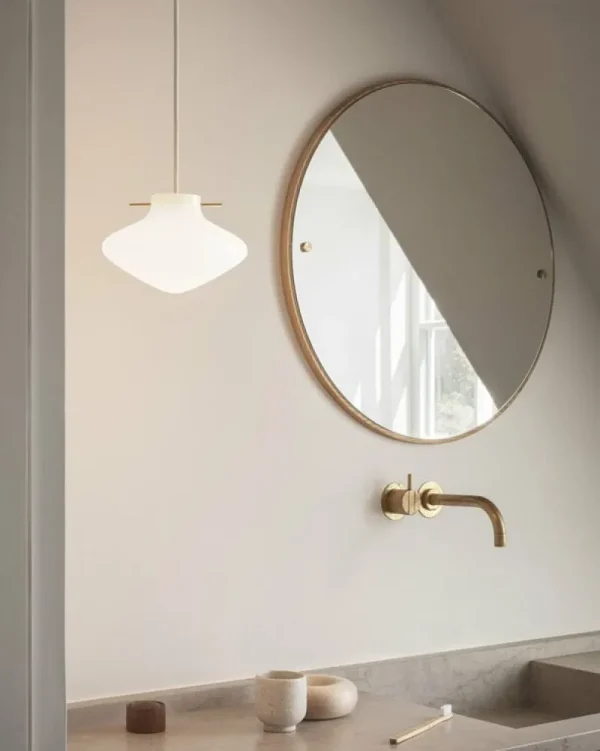 Warm Nordic Deckenleuchten-LYFA Repose Pendelleuchte 175, Opal - Messing
