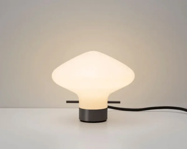 ferm LIVING Tischlampen-LYFA Repose Tischleuchte 175, Opal - Schwarz