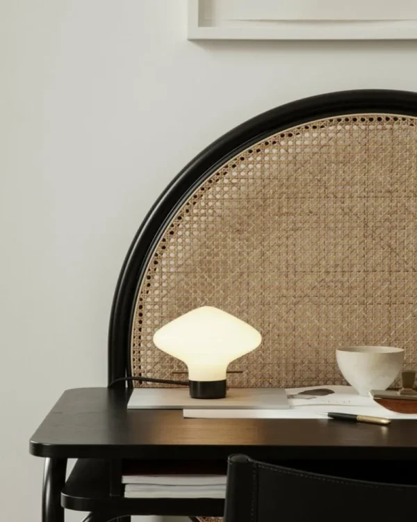 ferm LIVING Tischlampen-LYFA Repose Tischleuchte 175, Opal - Schwarz