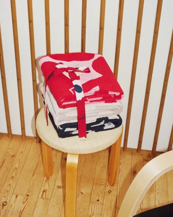 Marimekko Badezimmertextilien^Badetuch Unikko, Baumwolle – Dunkelblau