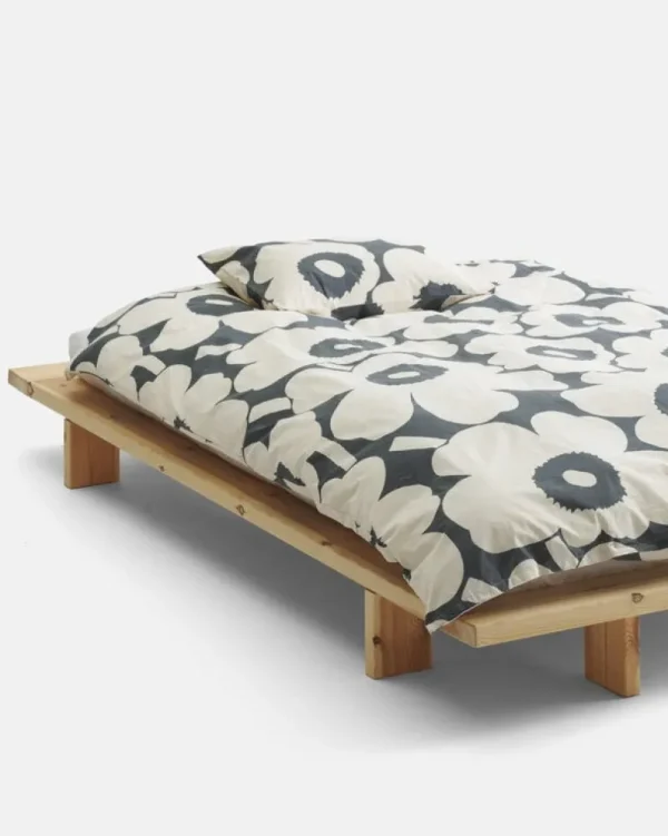 Marimekko Bettwäsche^Unikko Kissenbezug, 50 x 60 cm, Graphitgrau - Cremeweiß