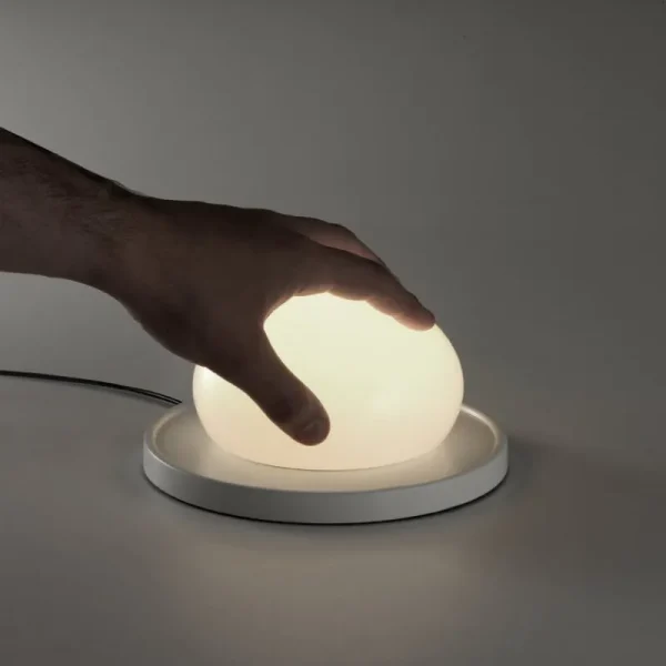 Warm Nordic Tischlampen-Marset Bolita Tischleuchte, weiß