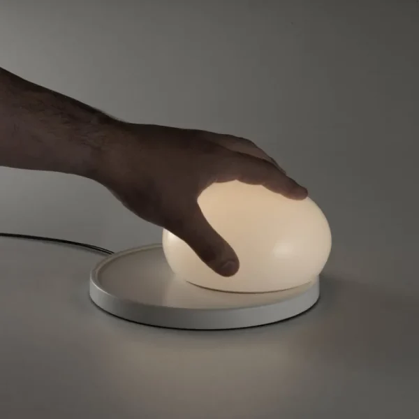 Warm Nordic Tischlampen-Marset Bolita Tischleuchte, weiß