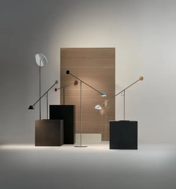 Artemide Stehleuchten-Marset Copernica P Stehleuchte, Rot – Schwarz