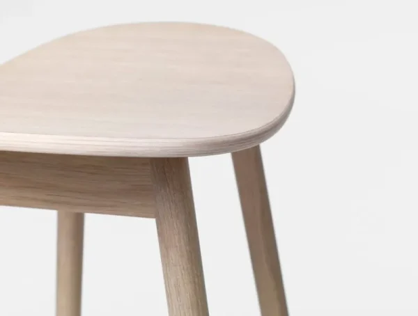 Normann Copenhagen Sitzgelegenheiten-Massproductions Barhocker Icha, 65 cm, Eiche weiß geölt
