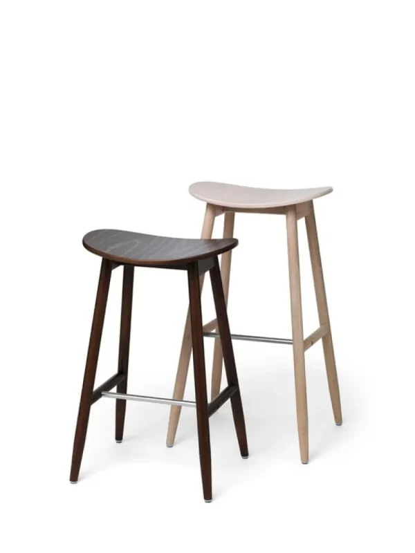 Normann Copenhagen Sitzgelegenheiten-Massproductions Barhocker Icha, 65 cm, Buche/Nussbaum gebeizt
