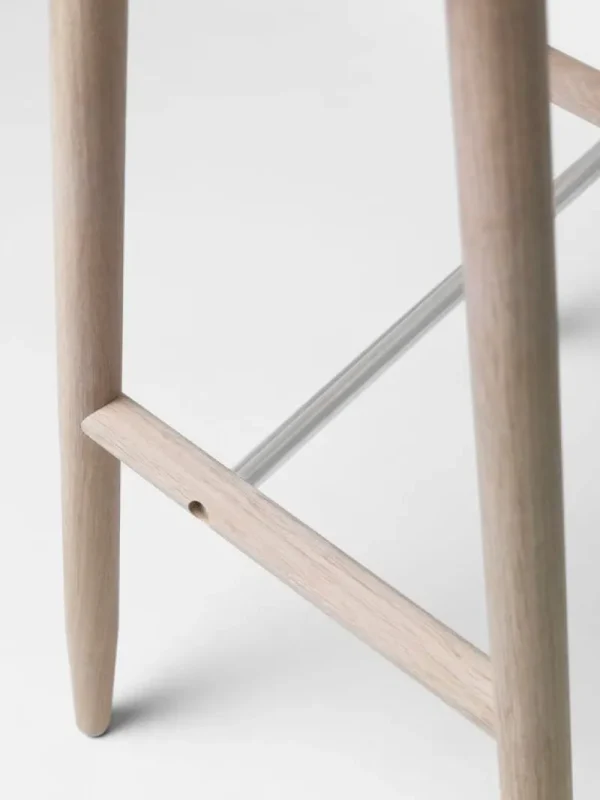Normann Copenhagen Sitzgelegenheiten-Massproductions Barhocker Icha, 65 cm, Eiche weiß geölt