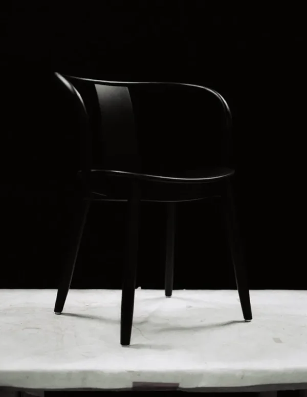 Vitra Sitzgelegenheiten-Massproductions Icha Stuhl, Buche schwarz gebeizt