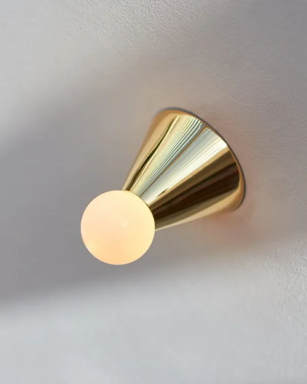 Louis Poulsen Wandleuchten | Deckenleuchten-Michael Anastassiades Cone Light Wandleuchte/Deckenleuchte, poliertes Messing