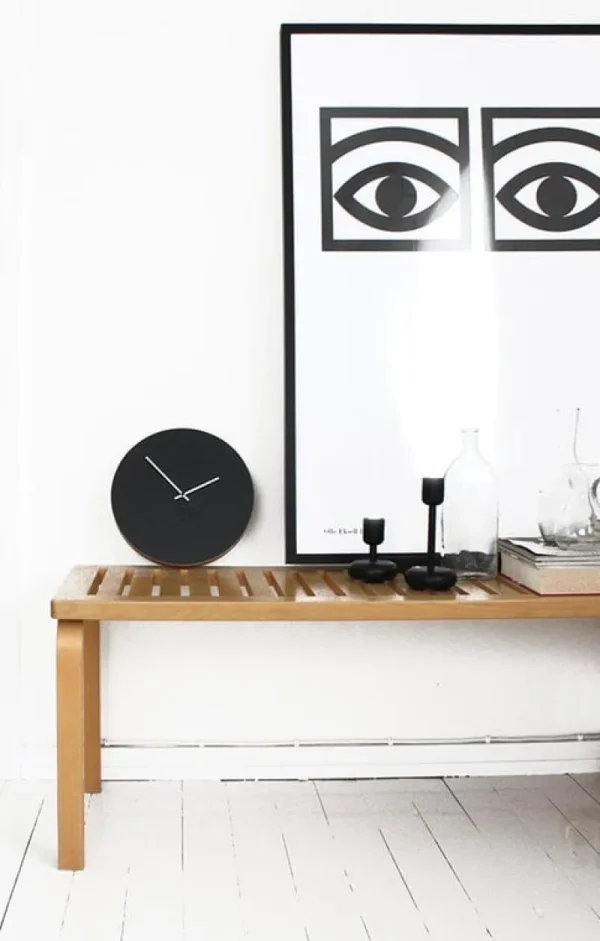 Arne Jacobsen Uhren-Muoto Collection Wanduhr Kiekko, schwarz
