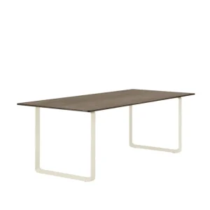 Vaarnii Tische-Muuto 70/70 Tisch, 225 x 90 cm, Eiche massiv geräuchert – Sandbeige