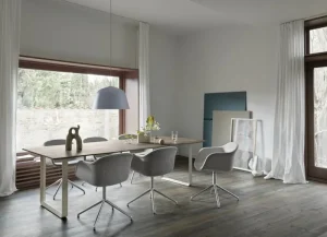 Vaarnii Tische-Muuto 70/70 Tisch, 225 x 90 cm, Eiche massiv geräuchert – Weiß