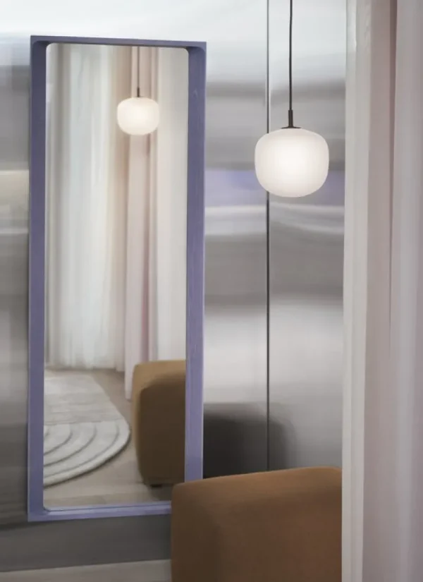 Muuto Spiegel-Arced Spiegel, 170 x 61 cm, Hellflieder