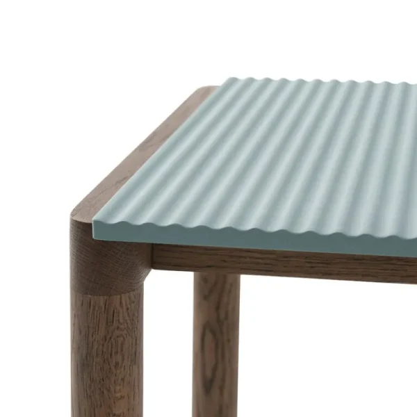 HAY Tische-Muuto Couple Couchtisch, 40 x 84 cm, gewellt, Blassblau - Eiche dunkel