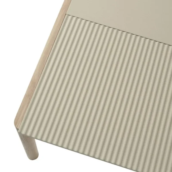 Woodnotes Tische-Muuto Couple Couchtisch, 80 x 84 cm, glatt/gewellt, Sandbeige - Eiche