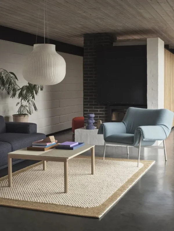Woodnotes Tische-Muuto Couple Couchtisch, 80 x 84 cm, glatt/gewellt, Sandbeige - Eiche
