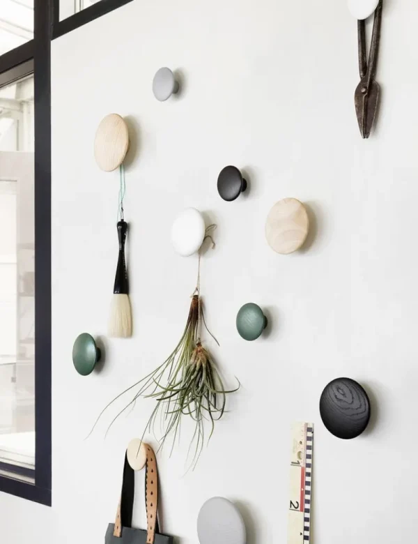 Muuto Garderoben Und Kleiderbügel^Dots Wood Kleiderhaken, schwarz