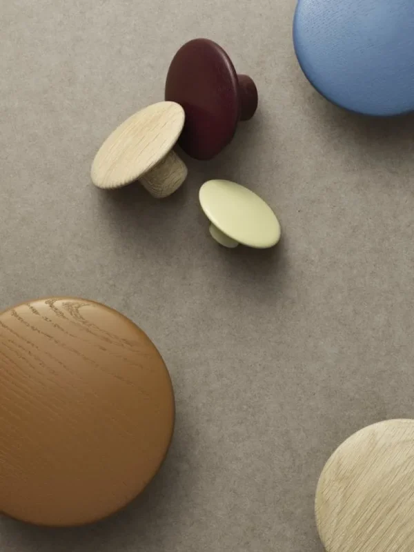 Muuto Garderoben Und Kleiderbügel^Garderobenhaken Dots Wood, hellblau