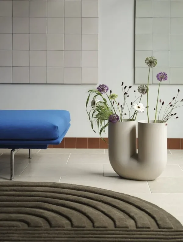 Muuto Vasen-Kink Vase, H 39 cm, sand