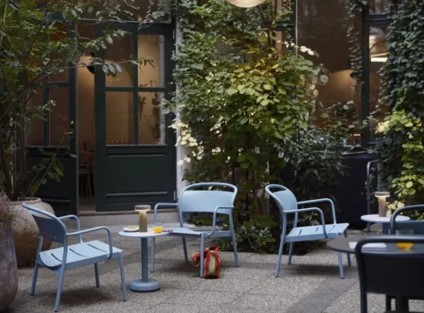 Muuto Terrassenmöbel^Linear Steel Couchtisch, 42 cm, Blassblau