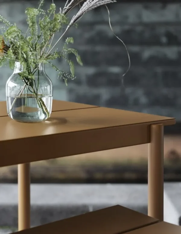 Muuto Terrassenmöbel^Linear Steel Tisch, 140 x 75 cm, dunkelorange