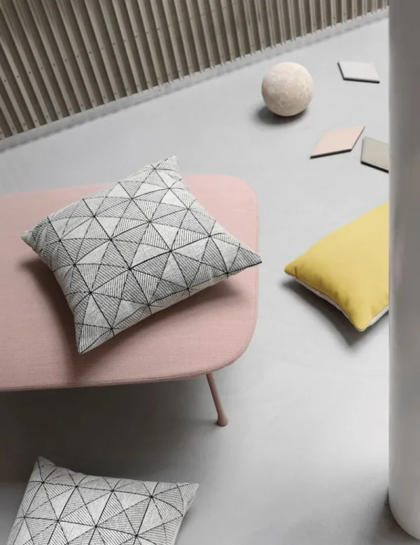 Woodnotes Sitzgelegenheiten-Muuto Oslo Hocker