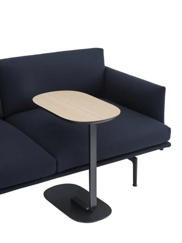 Fritz Hansen Tische-Muuto Relate Beistelltisch, Eiche - schwarz