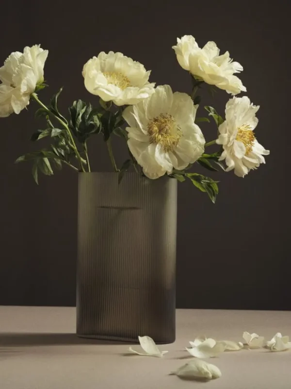 Ku00e4hler Vasen-Muuto Ridge Vase, 35 cm, taupe gefrostetes Glas