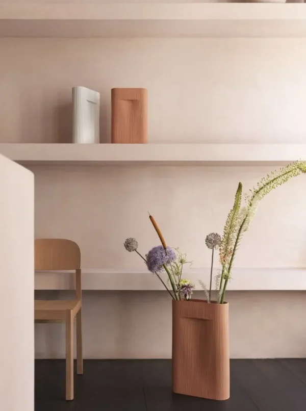 Muuto Vasen-Ridge Vase, klein, cremeweiß