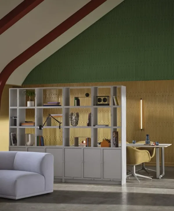 String Furniture Regale-Muuto Stacked Regalmodul mit Tür, groß, grau