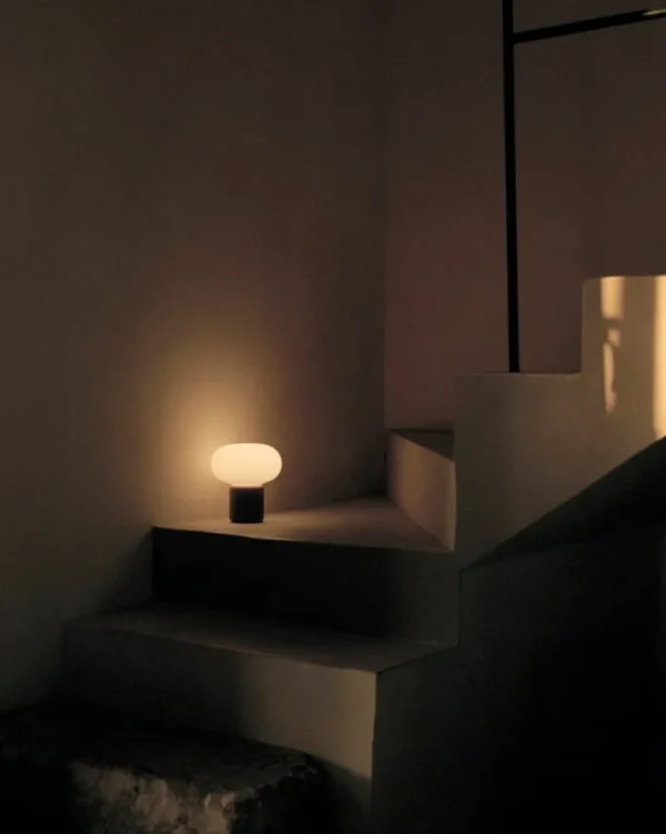New Works Außenbeleuchtung | Außenleuchten^Karl-Johan Tischleuchte, tragbar, Kaltschwarz
