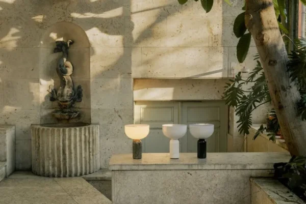 Flos Tragbare Lampen-New Works Kizu Tischleuchte, Gris du Marais Marmor