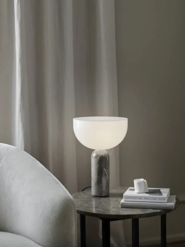 New Works Tischlampen-Kizu Tischleuchte, klein, Gris du Marais Marmor