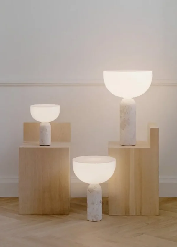 GUBI Tischlampen-New Works Kizu Tischleuchte, groß, Kunis Breccia Marmor