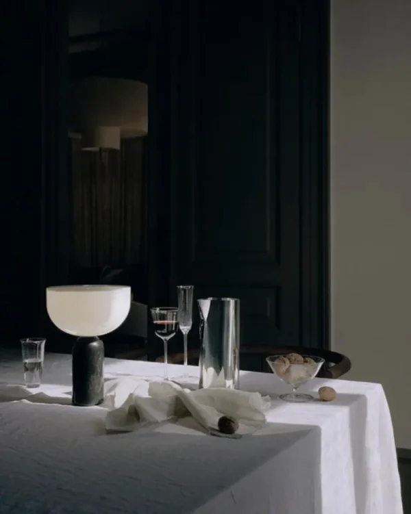 Flos Tragbare Lampen-New Works Kizu Tischleuchte, Gris du Marais Marmor
