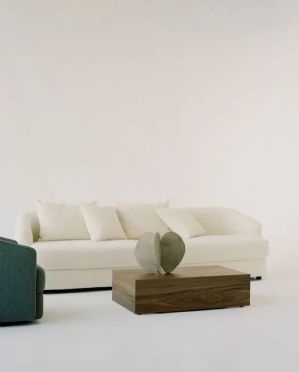 Audo Copenhagen Tische-New Works Mass Couchtisch, hoch, Nussbaum