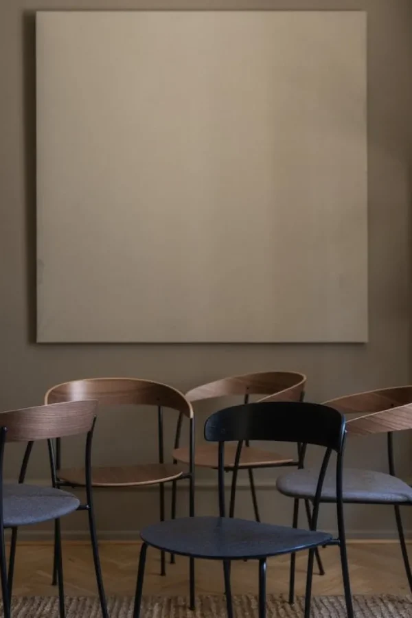 Normann Copenhagen Sitzgelegenheiten-New Works Missing Stuhl, Schwarz
