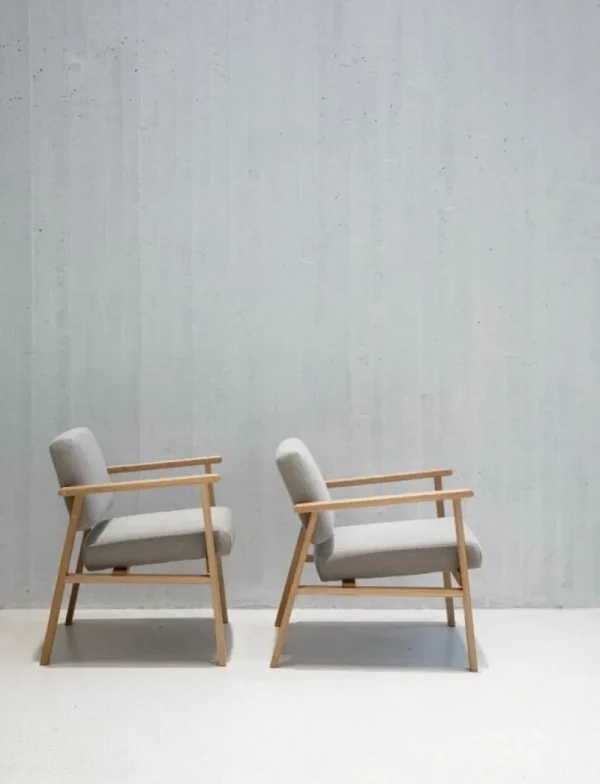 Artek Sitzgelegenheiten-Nikari Archetyp Sessel, Eiche - grau, Steelcut Trio 616